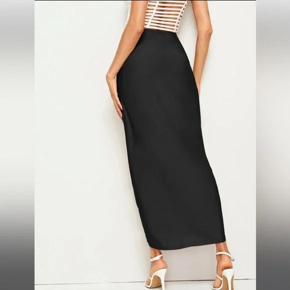 SEXY black draped skirt - Picture 2 of 9